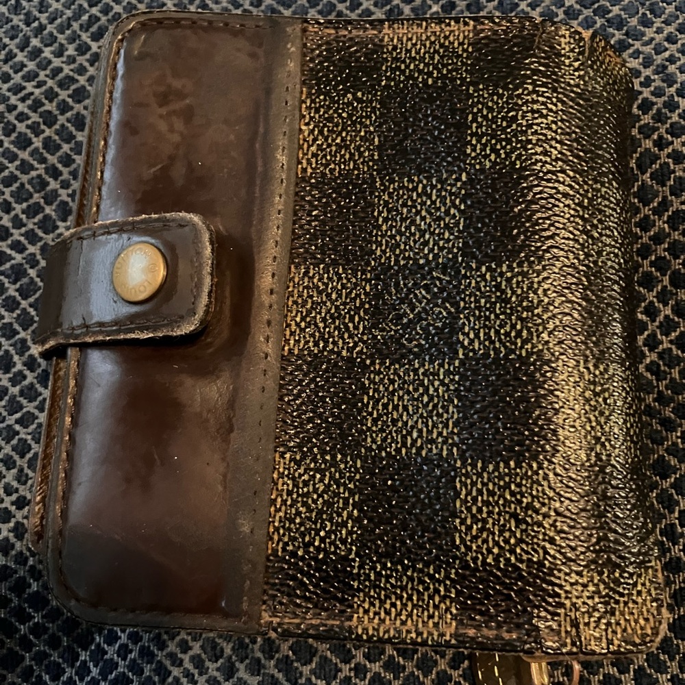 authentic Louis Vuitton DAMIER EBENE SNAP ZIP WALLET
